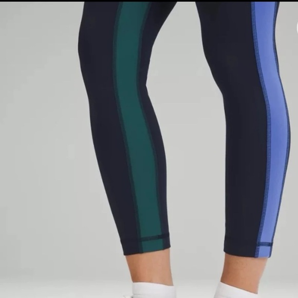 Lululemon Wunder Train High-Rise Tight 25"
Colour Block size 8 - Picture 6 of 12
